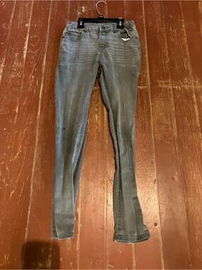 Place Women's Light Gray Skinny Jeans